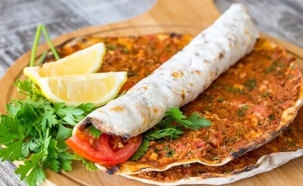 Lahmacun türkische Pizza