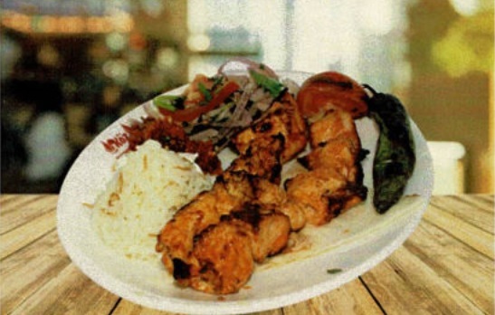 Hähnchenspieß gegrillt (Tavuk Sis) mit Reis und Salat